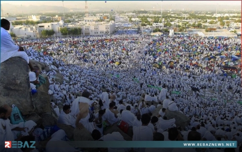 الحجاج يتوافدون على مشعر عرفات 