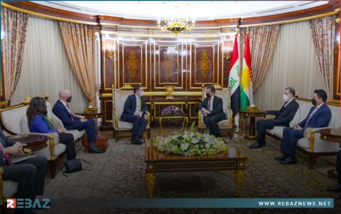 مسرور بارزاني والسفير البريطاني يؤكدان على أهمية تشكيل حكومة تخدم جميع مكونات العراق