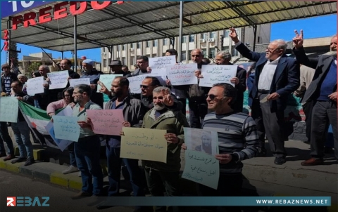 السويداء.. ساحة الكرامة تشهد احتجاجات ضد سياسات السلطة الجديدة في سوريا 