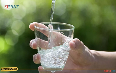 طبيب يشرح أهمية الإكثار من شرب الماء في الوقاية من فيروس كورونا!