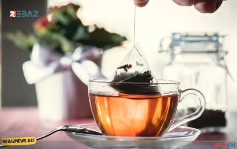 أضرار ترك كيس الشاي في الكوب مدة طويلة