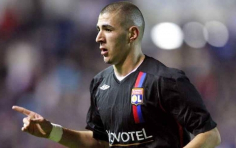 لهذا السبب لم يضم برشلونة بنزيمة إلى صفوفه