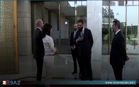 بيربوك تعلق على موقف عدم المصافحة باليد مع أحمد الشرع 