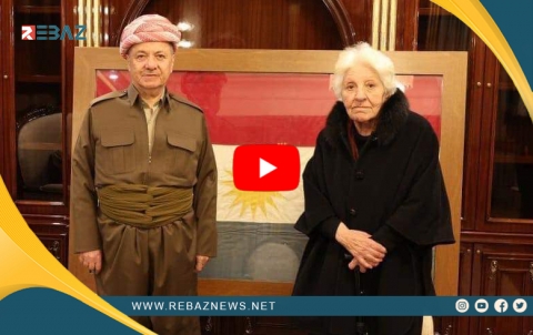 Serok Barzanî ala Kurdistanê ji Sînem Bedirxan wergirt