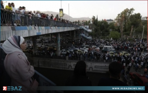 النظام السوري يذل ذوي المعتقلين ويجبرهم على مغادرة 