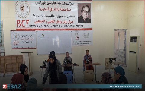 بارزاني الخيرية تفتتح دورة لتعليم الخياطة في مخيم كويلان