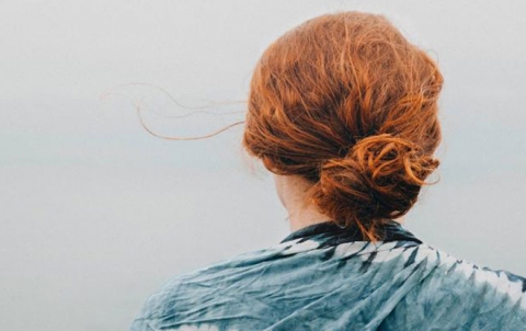 هل صبغة الشعر آمنة أثناء الحمل والرضاعة؟