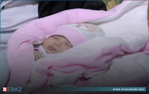 الطفلة المعجزة عفراء.. بغطاء وردي في منزل عمتها