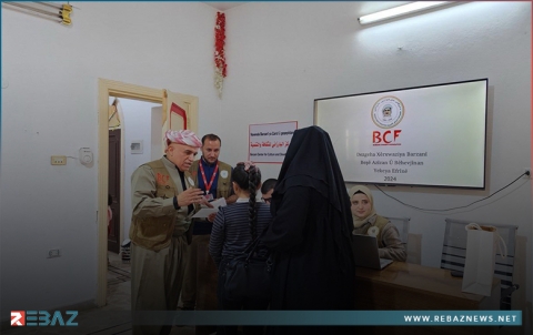 عفرين.. بارزاني الخيرية توزع المساعدات النقدية على عشرات الأعزة 