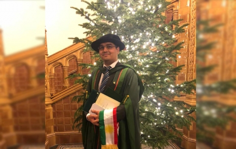 كوردي من عفرين يحصل على شهادة الدكتوراه في جراحة الأوعية الدموية في بريطانيا