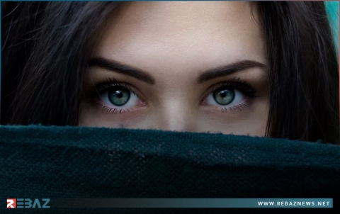 من فتات الذهب.. عدسات لاصقة تصحح عمى الألوان!