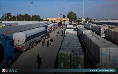 دخول مئات الشاحنات إلى قطاع غزة 