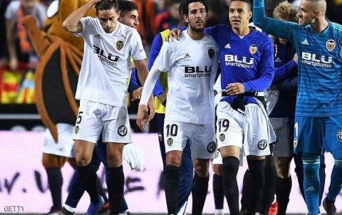 بلنسية يواجه برشلونة في نهائي كأس ملك إسبانيا