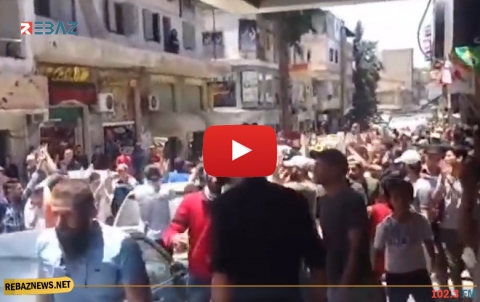     خروج أهالي درعا وإدلب ودير الزور مطالبين بسقوط النظام السوري