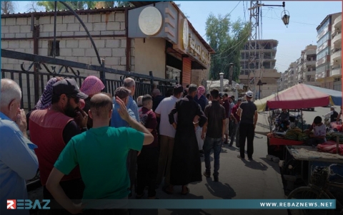 مدينة قامشلو تشهد طوابير ممتدة أمام الأفران السياحية وسط شحّ الخبز