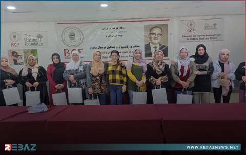 مخيم قوشتبة.. بارزاني الخيرية تختتم دورة تعليم لصناعة الحقائب