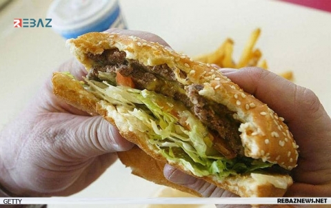 بسبب تناول الطعام بسرعة.. 