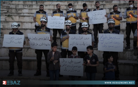 إدلب.. الدفاع المدني السوري ينظم وقفة حدادا على أرواح ضحايا غرق قارب قرب اليونان ويطالب بمحاسبة الأسد