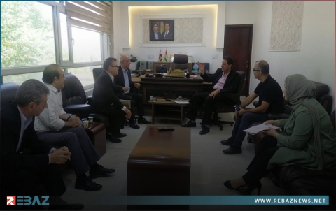 وفد من منظمة دهوك للحزب الدیمقراطي الكوردستاني – سوريا يزور مديرية الهجرة والمهجرين لإيجاد حلول لمشاكل اللاجئين