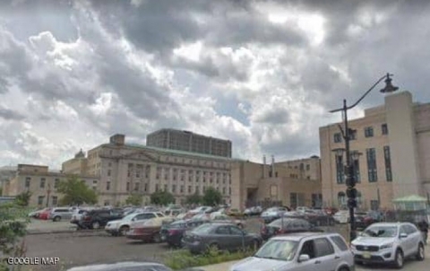 قبل عامين باعته بدولار.. واليوم تستأجره بـ 27 مليوناً