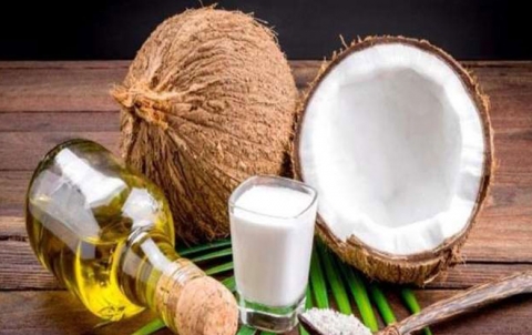 منها إطالة العمر .. أسباب تدفعك لتناول جوز الهند