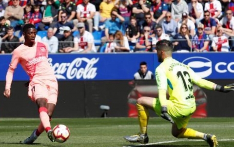 قطار برشلونة يتعطل في محطة هويسكا