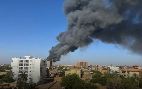 إثر انتهاء الهدنة.. الجيش السوداني يشن هجوما واسعا على مواقع للدعم السريع في الخرطوم