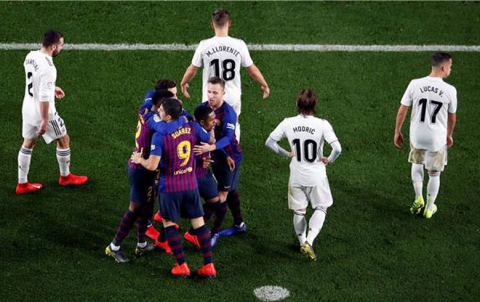 برشلونة المستفيد من التعادل في الكلاسيكو