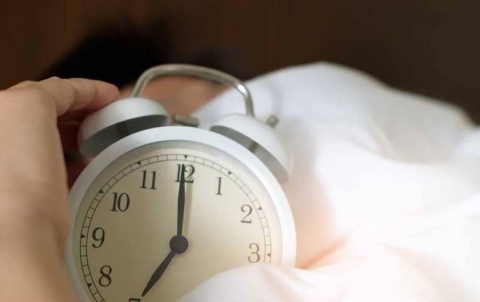 فوائد الاستيقاظ مبكراً.. دراسة تحسم الأمر