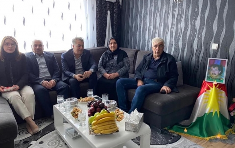 ألمانيا.. وفد من الكوردستاني - سوريا يزور عائلة الشهيد جمعة عبدالغني