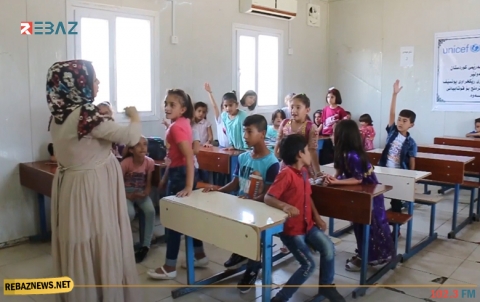 آراء حول تغيير منهاج الصف الاول في المخيمات لهذا العام