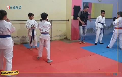 Rêzan Şêxmȗs Rahînerekî Karatê yê serkeftîye li Qamişlo