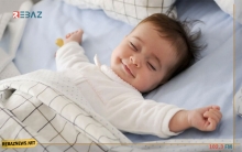 ما أسباب تسطح رأس الطفل الرضيع